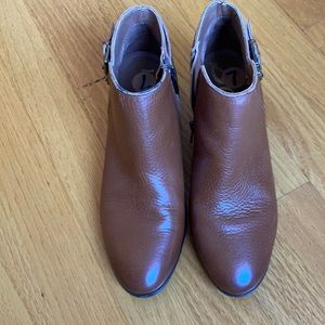 Sam Edelman leather booties size 7.